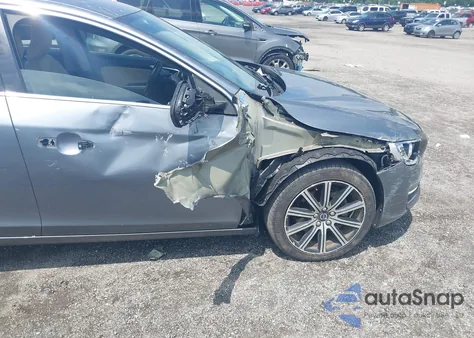 2018 Volvo S60 Inscription T5 z USA, uszkodzony, nr VIN LYV402TKXJB174267